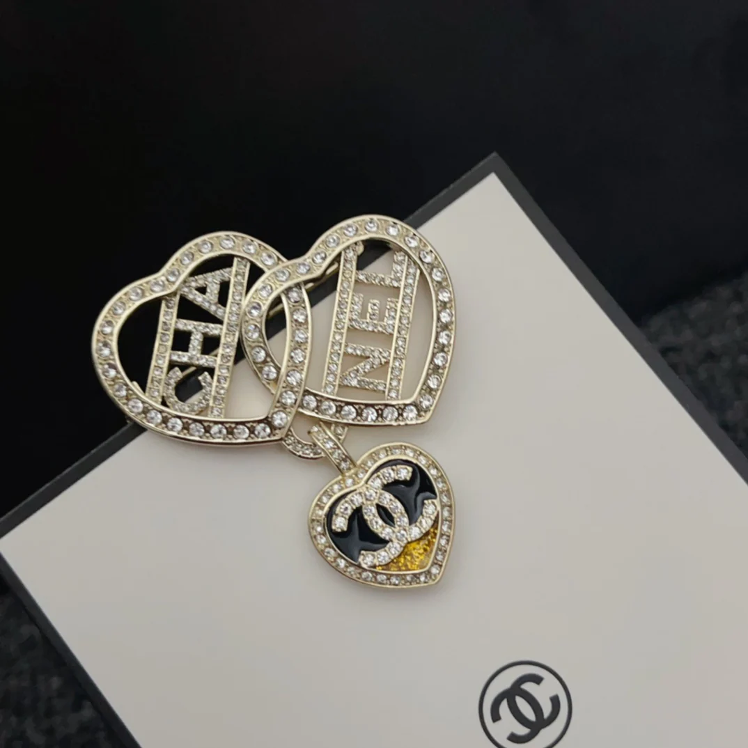 BCB015 Three hearts CC brooch - ccjewelryacc