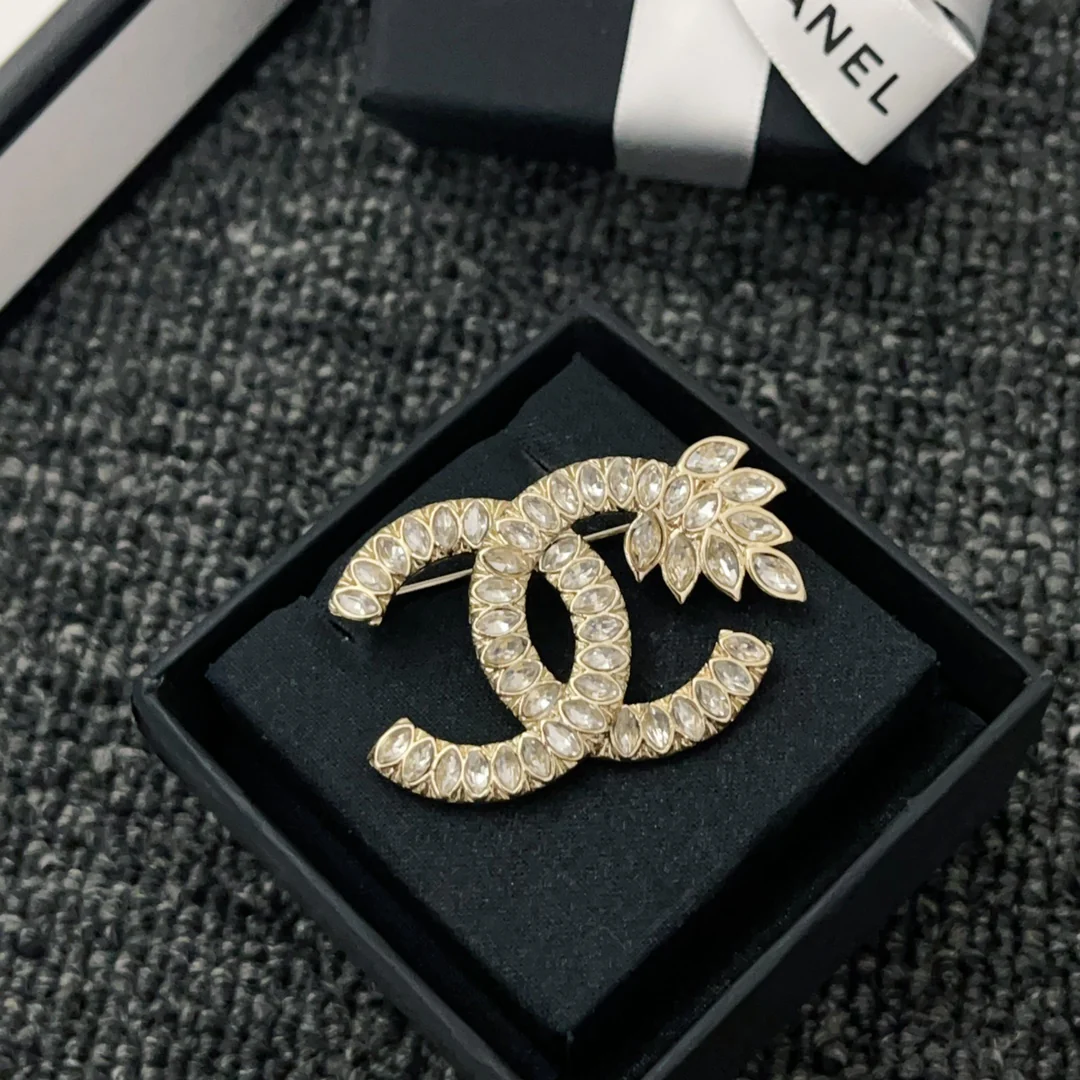 BCB022 CC style crystal double c logo brooch - ccjewelryacc