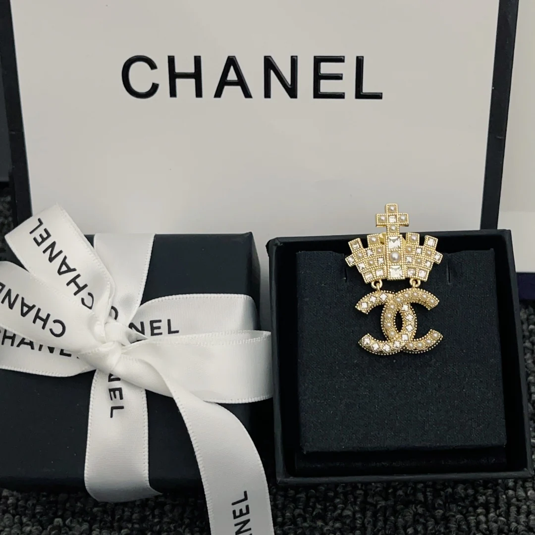 BCB021 CC crystal crown brooch pin - ccjewelryacc