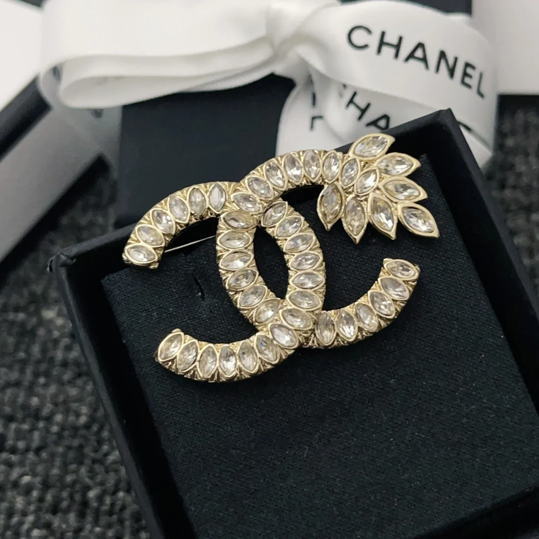 BCB022 CC style crystal double c logo brooch - ccjewelryacc