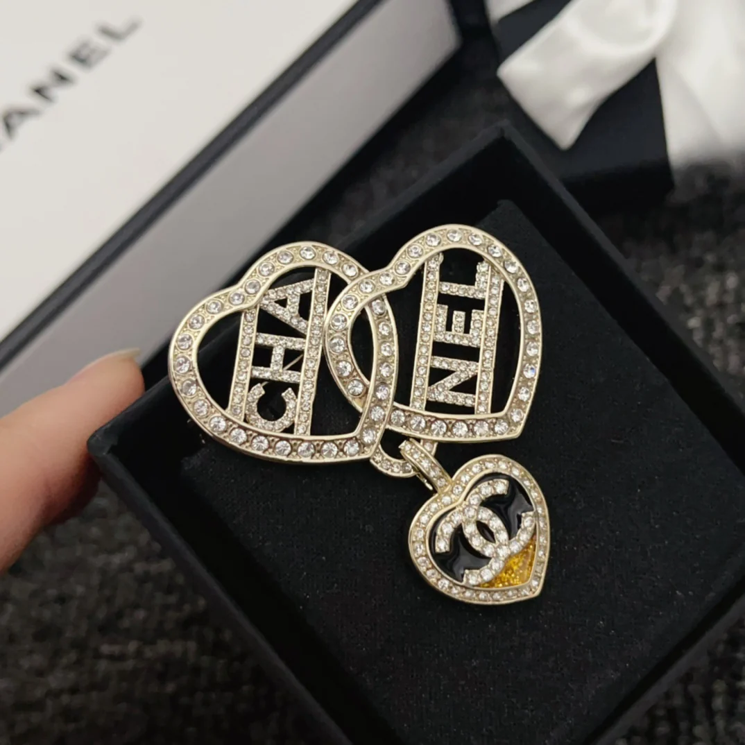 BCB015 Three hearts CC brooch - ccjewelryacc