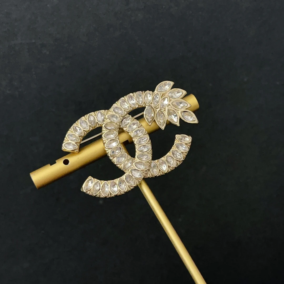 BCB022 CC style crystal double c logo brooch - ccjewelryacc