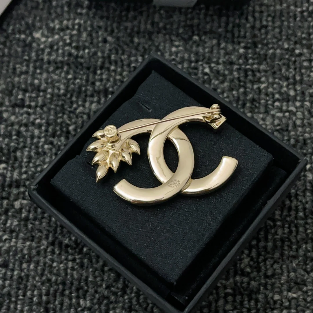 BCB022 CC style crystal double c logo brooch - ccjewelryacc