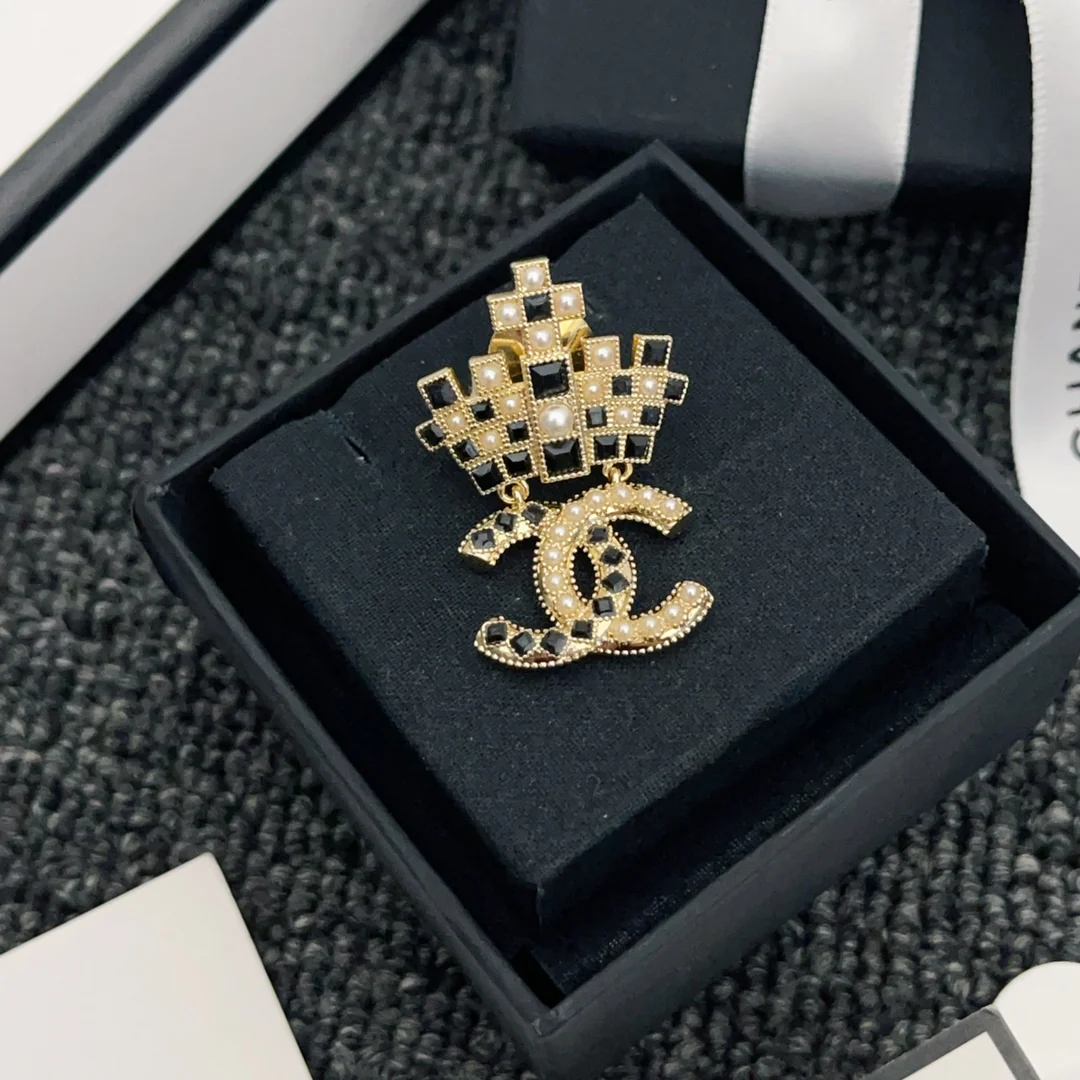 BCB021 CC crystal crown brooch pin - ccjewelryacc