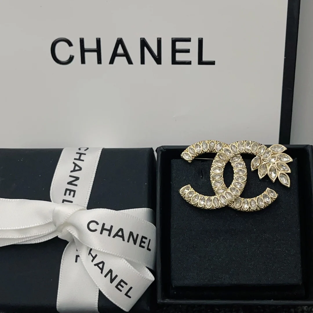 BCB022 CC style crystal double c logo brooch - ccjewelryacc