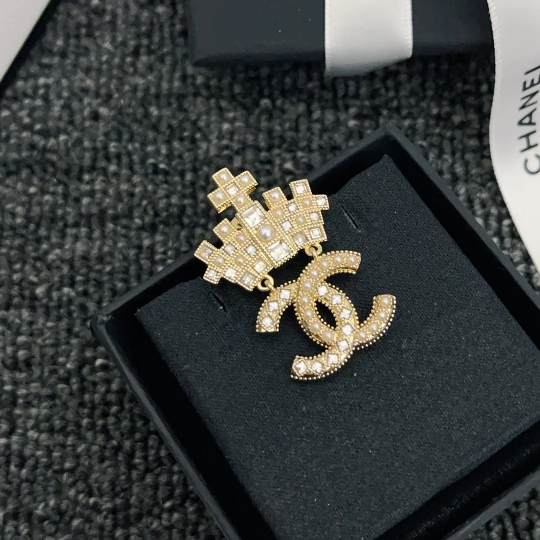 BCB021 CC crystal crown brooch pin - ccjewelryacc