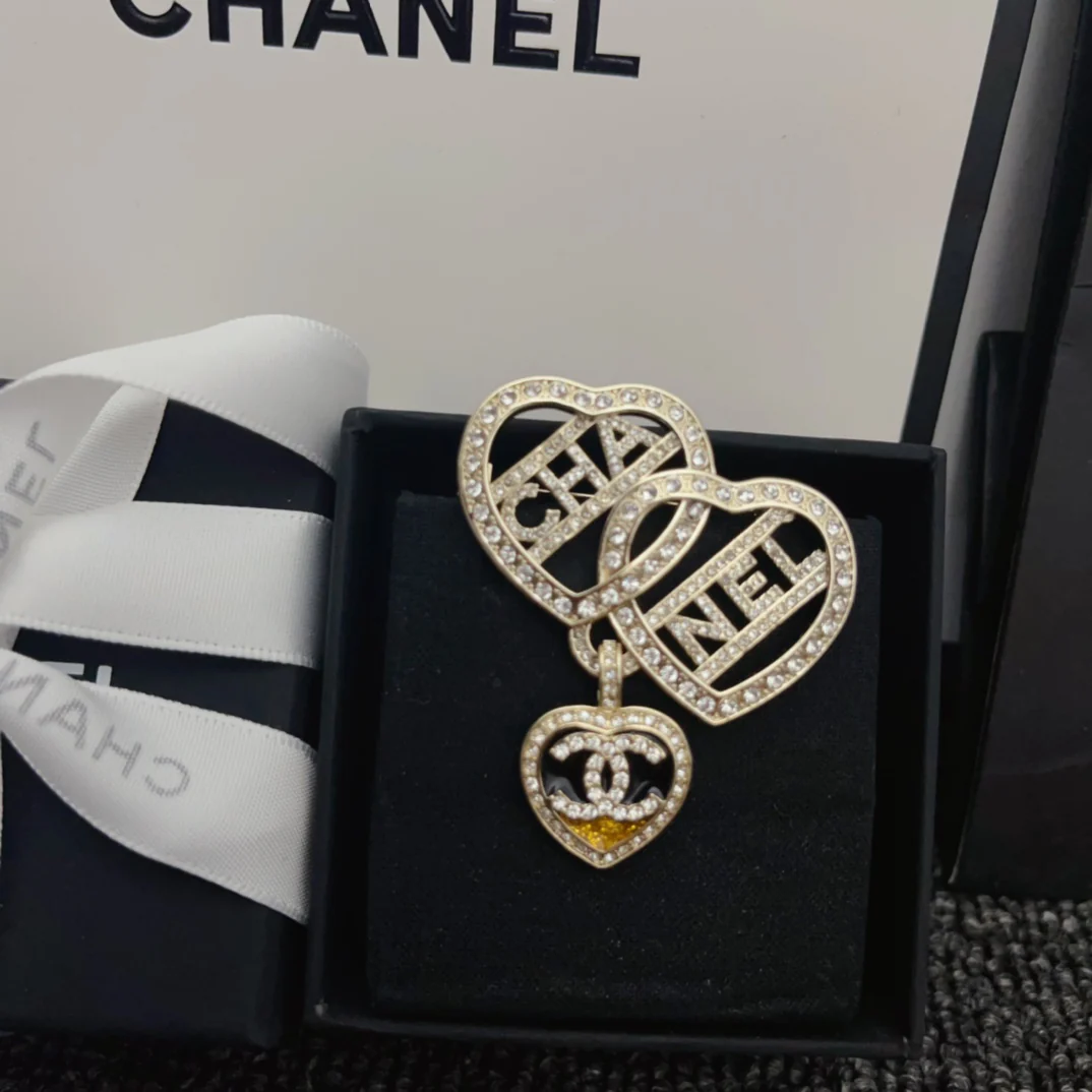 BCB015 Three hearts CC brooch - ccjewelryacc