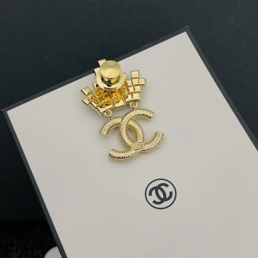 BCB021 CC crystal crown brooch pin - ccjewelryacc