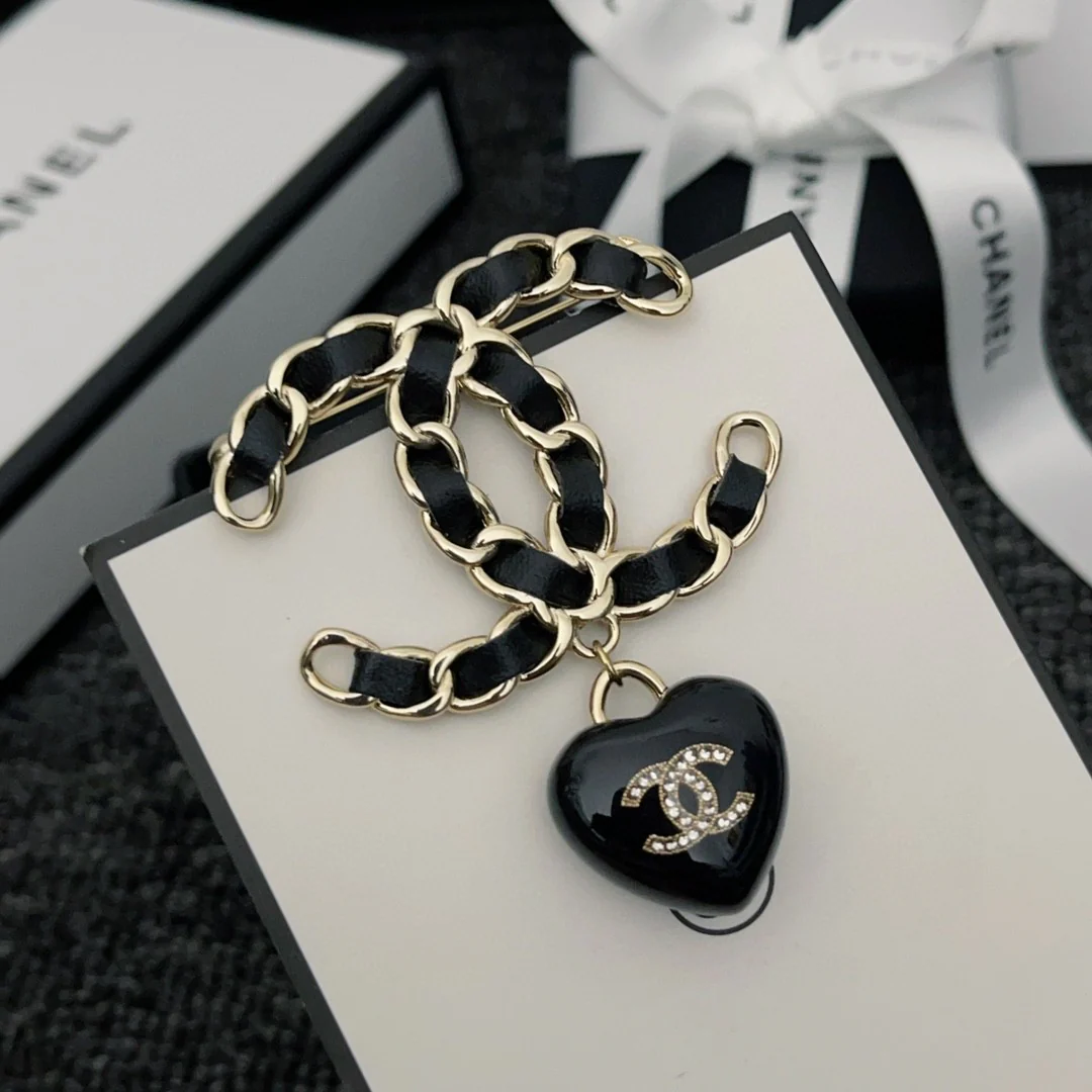 BCB064 Metal leather CC logo and heart pendant brooch pines - ccjewelryacc