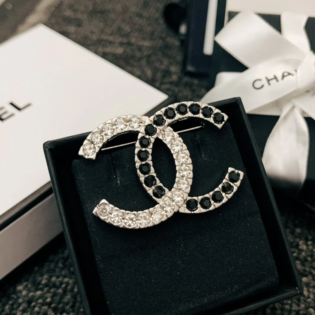 BCB033 Rhinestone and black stone CC brooch - ccjewelryacc