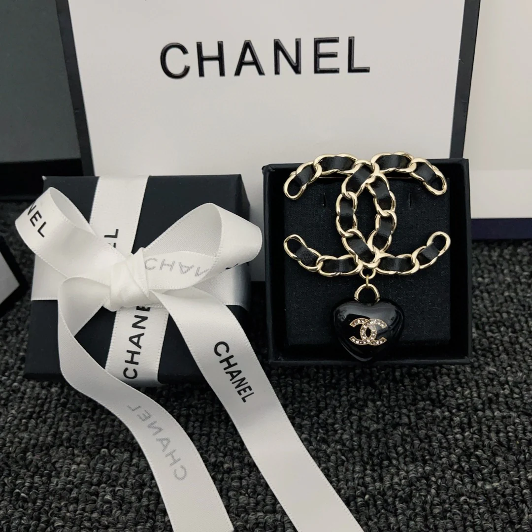 BCB064 Metal leather CC logo and heart pendant brooch pines - ccjewelryacc