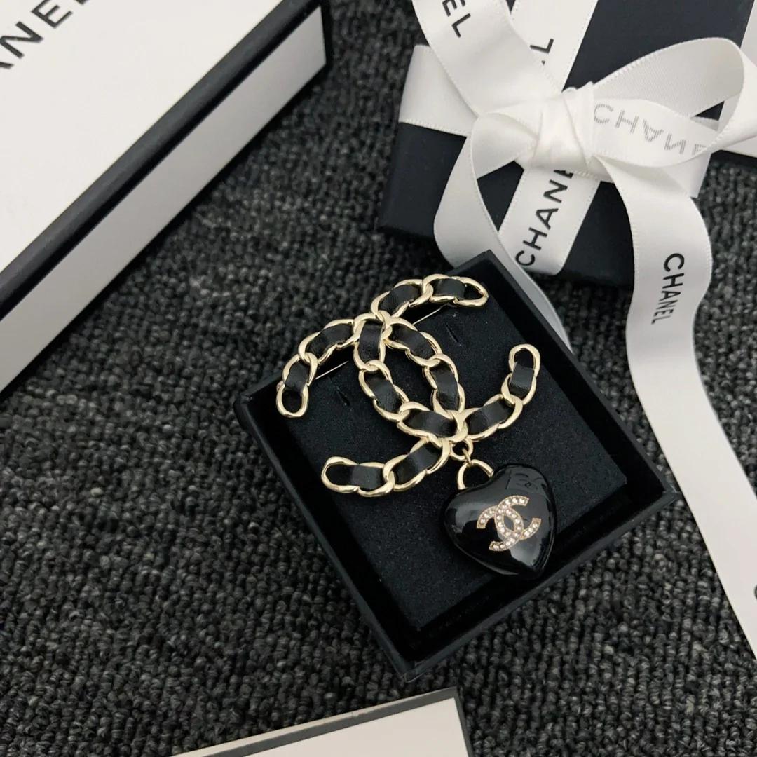 BCB064 Metal leather CC logo and heart pendant brooch pines - ccjewelryacc