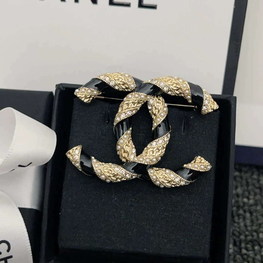 BCB042 CC Logo torsade brooch - ccjewelryacc