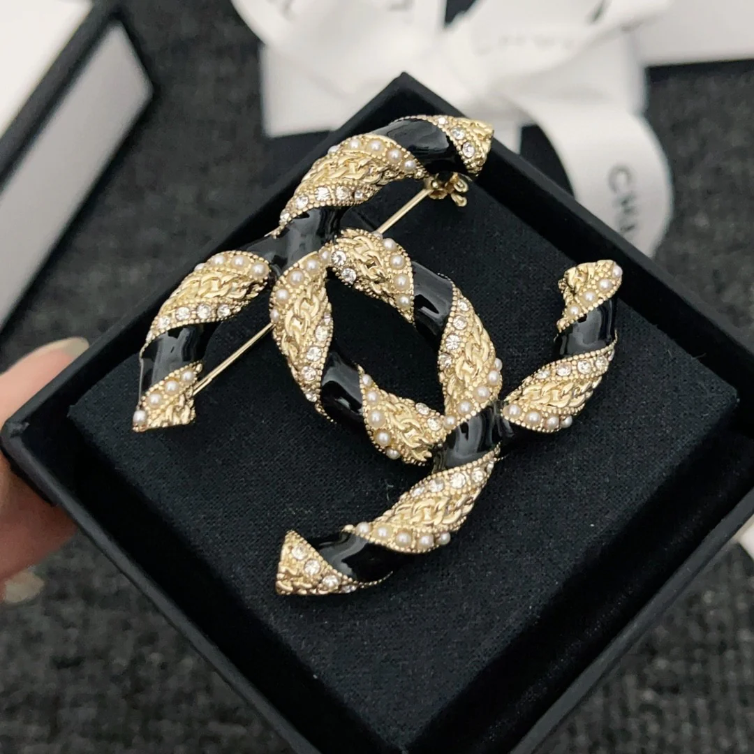 BCB042 CC Logo torsade brooch - ccjewelryacc