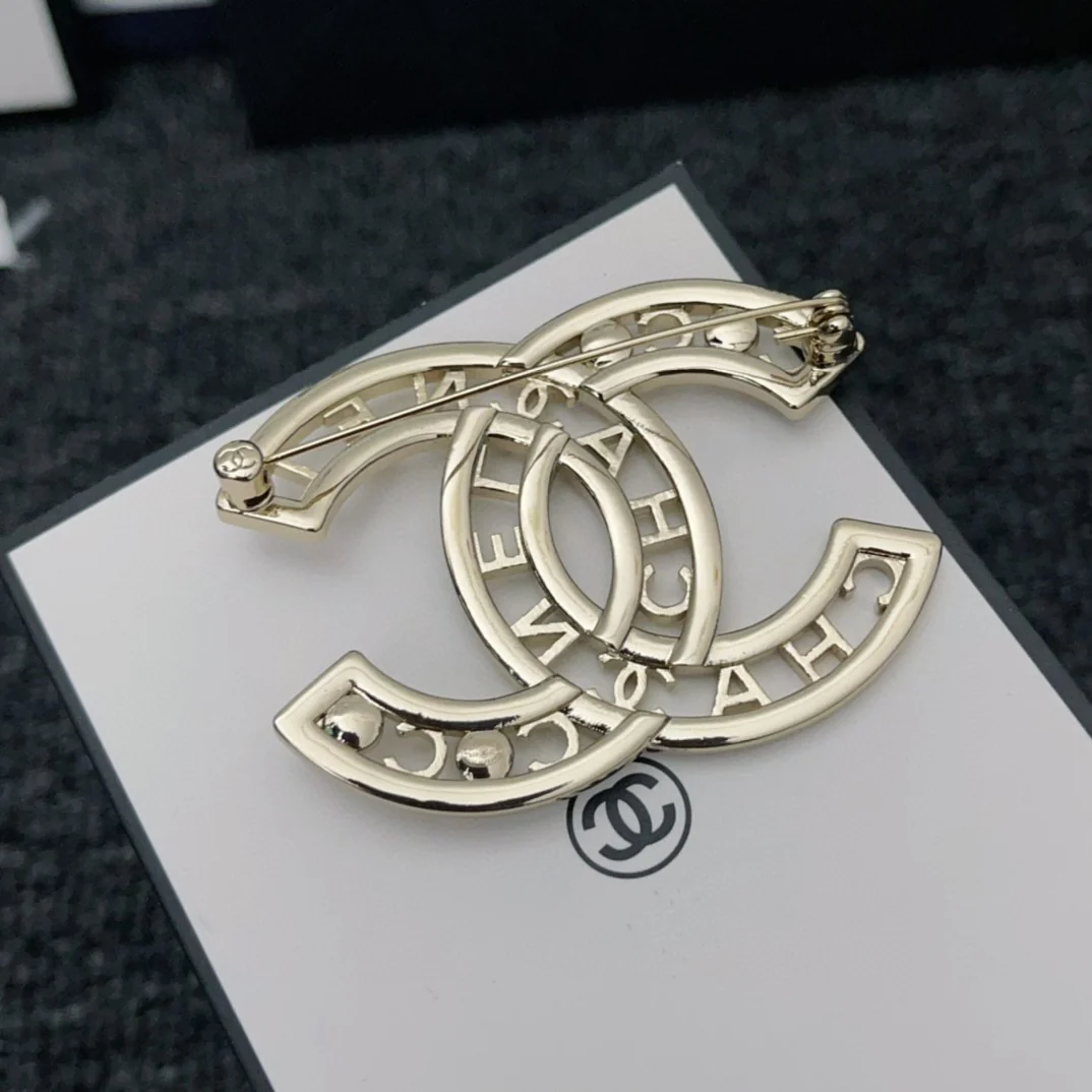 BCB065 CC Logo brooch pines - ccjewelryacc
