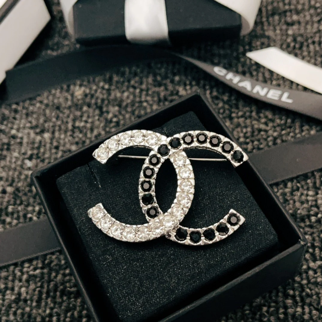 BCB033 Rhinestone and black stone CC brooch - ccjewelryacc