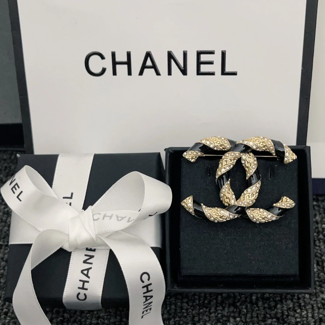 BCB042 CC Logo torsade brooch - ccjewelryacc