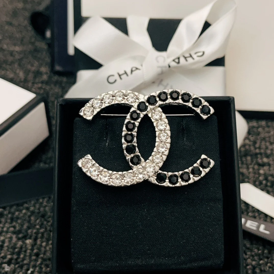 BCB033 Rhinestone and black stone CC brooch - ccjewelryacc