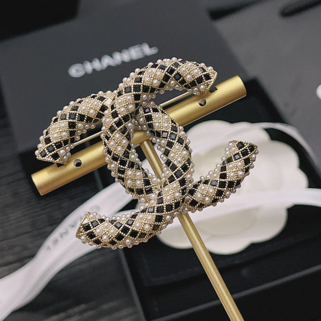 BCB048 Pearl Crystal Enamel CC Brooch Black Gold - ccjewelryacc