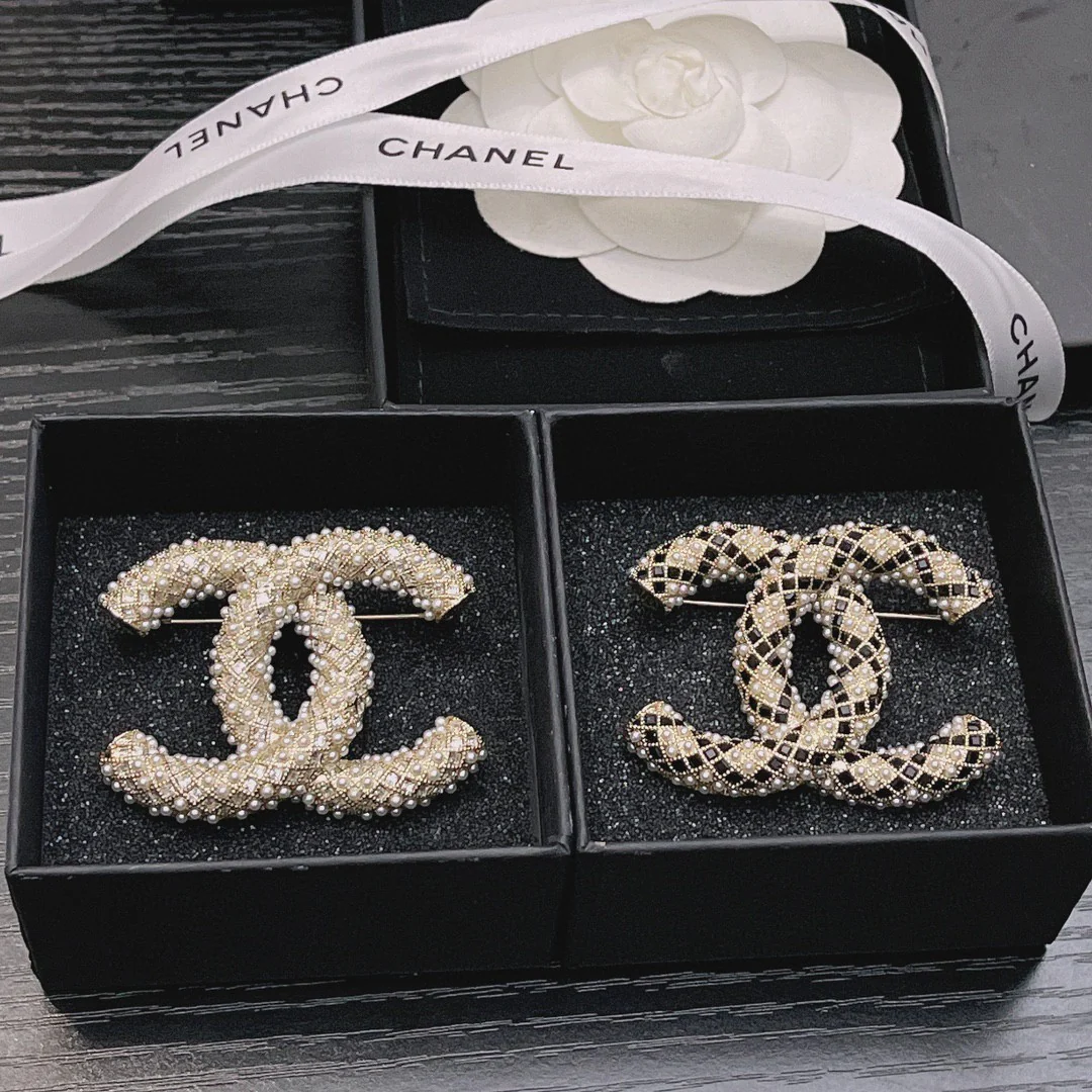 BCB048 Pearl Crystal Enamel CC Brooch Black Gold - ccjewelryacc