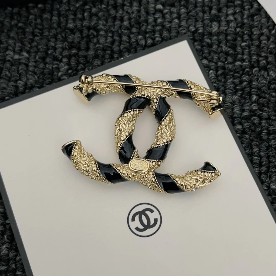 BCB042 CC Logo torsade brooch - ccjewelryacc