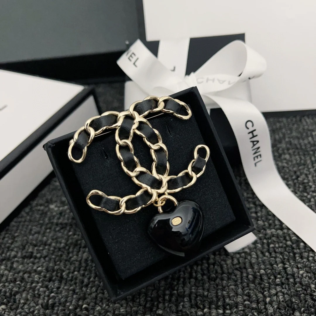 BCB064 Metal leather CC logo and heart pendant brooch pines - ccjewelryacc