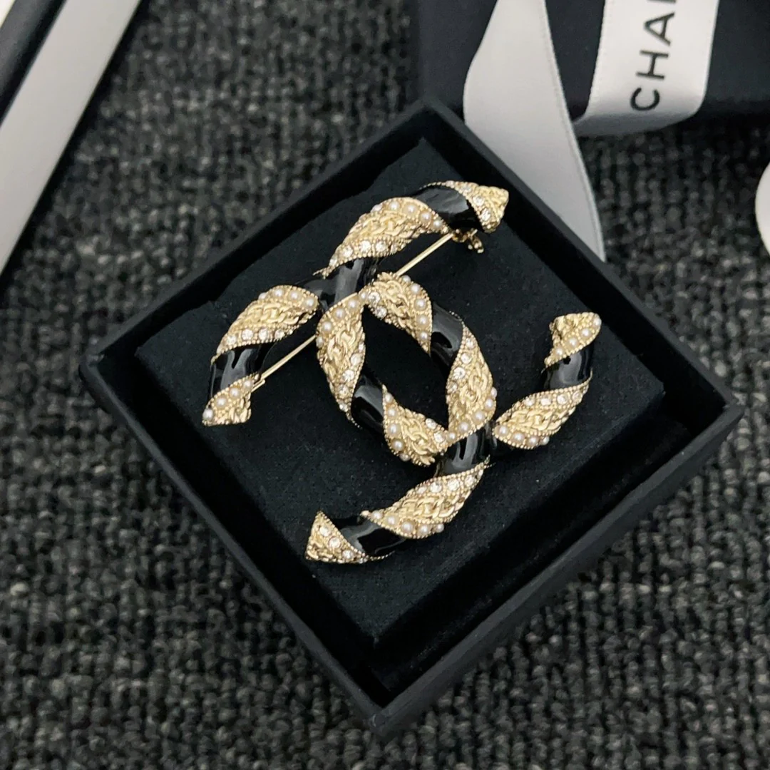 BCB042 CC Logo torsade brooch - ccjewelryacc