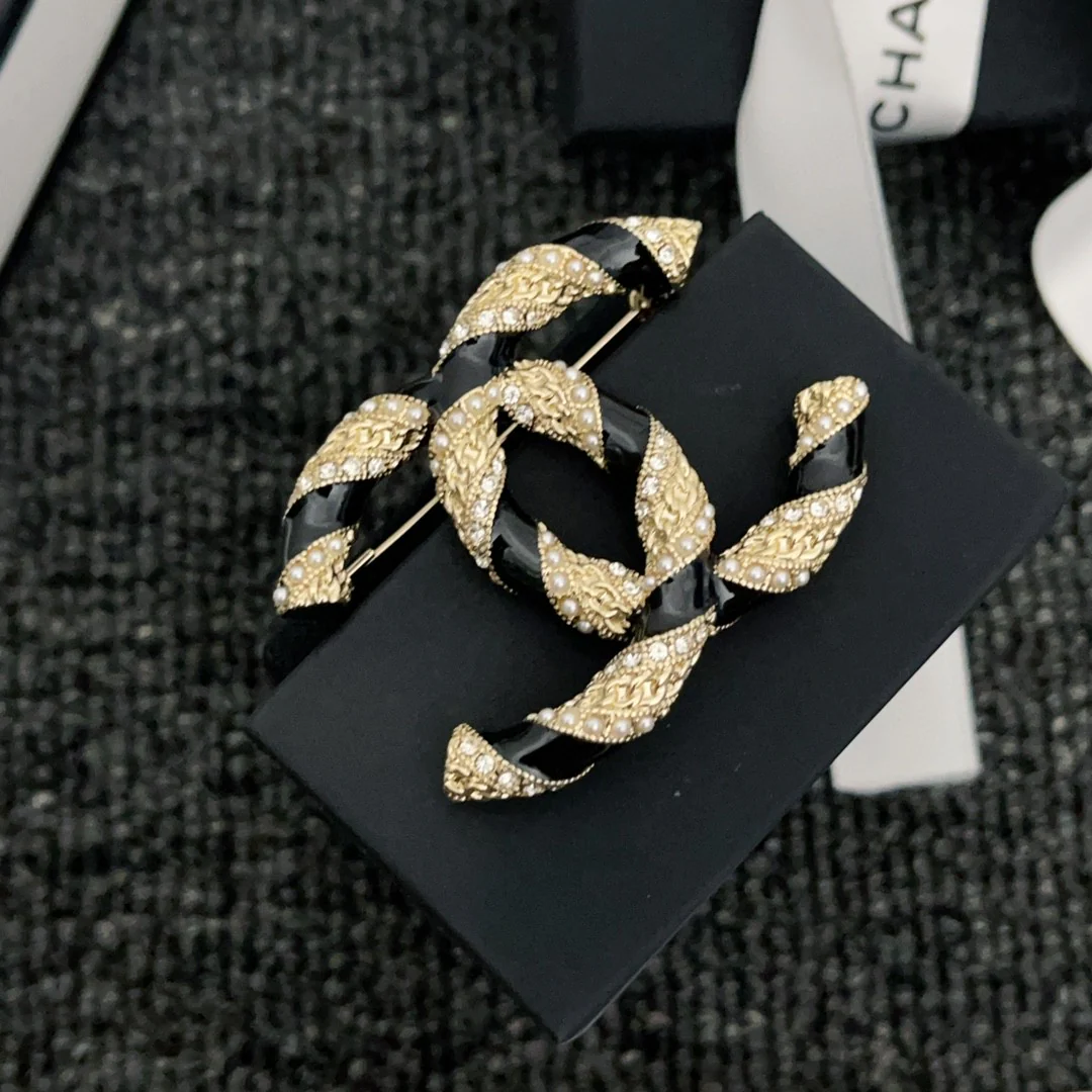 BCB042 CC Logo torsade brooch - ccjewelryacc