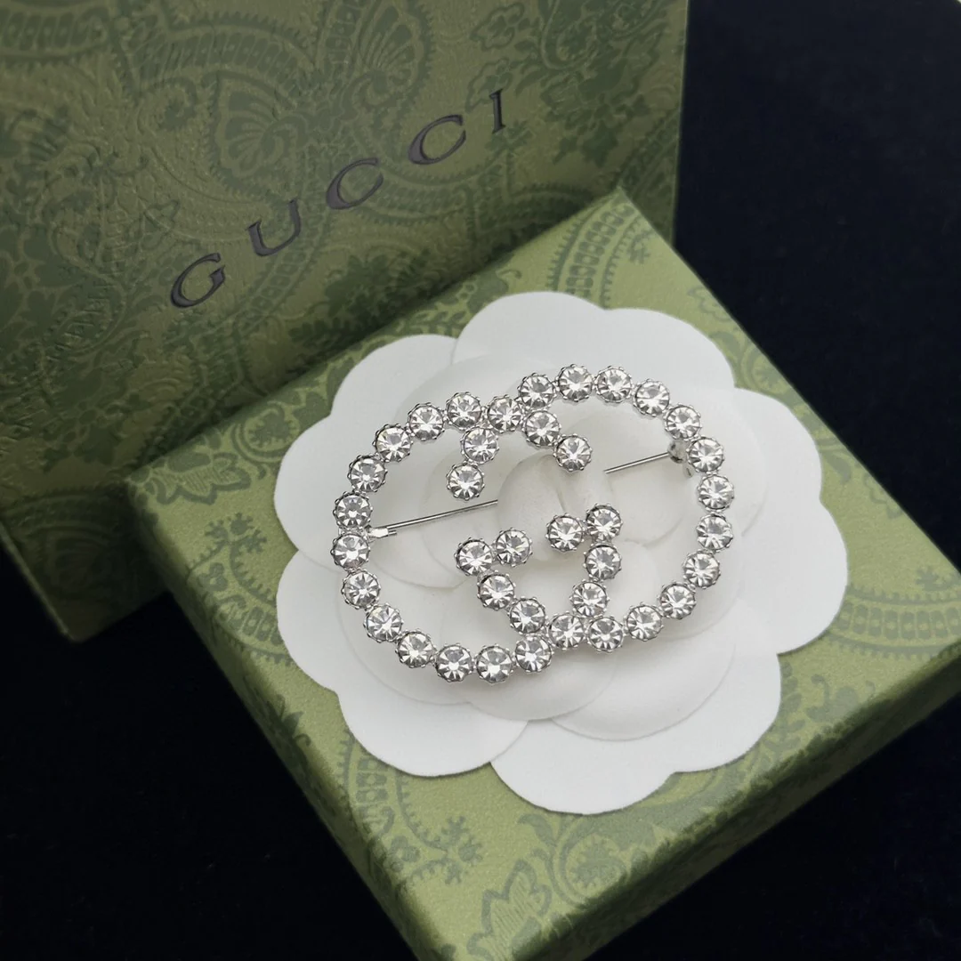 GGB013C GG Logo crystal  brooch pin - ccjewelryacc