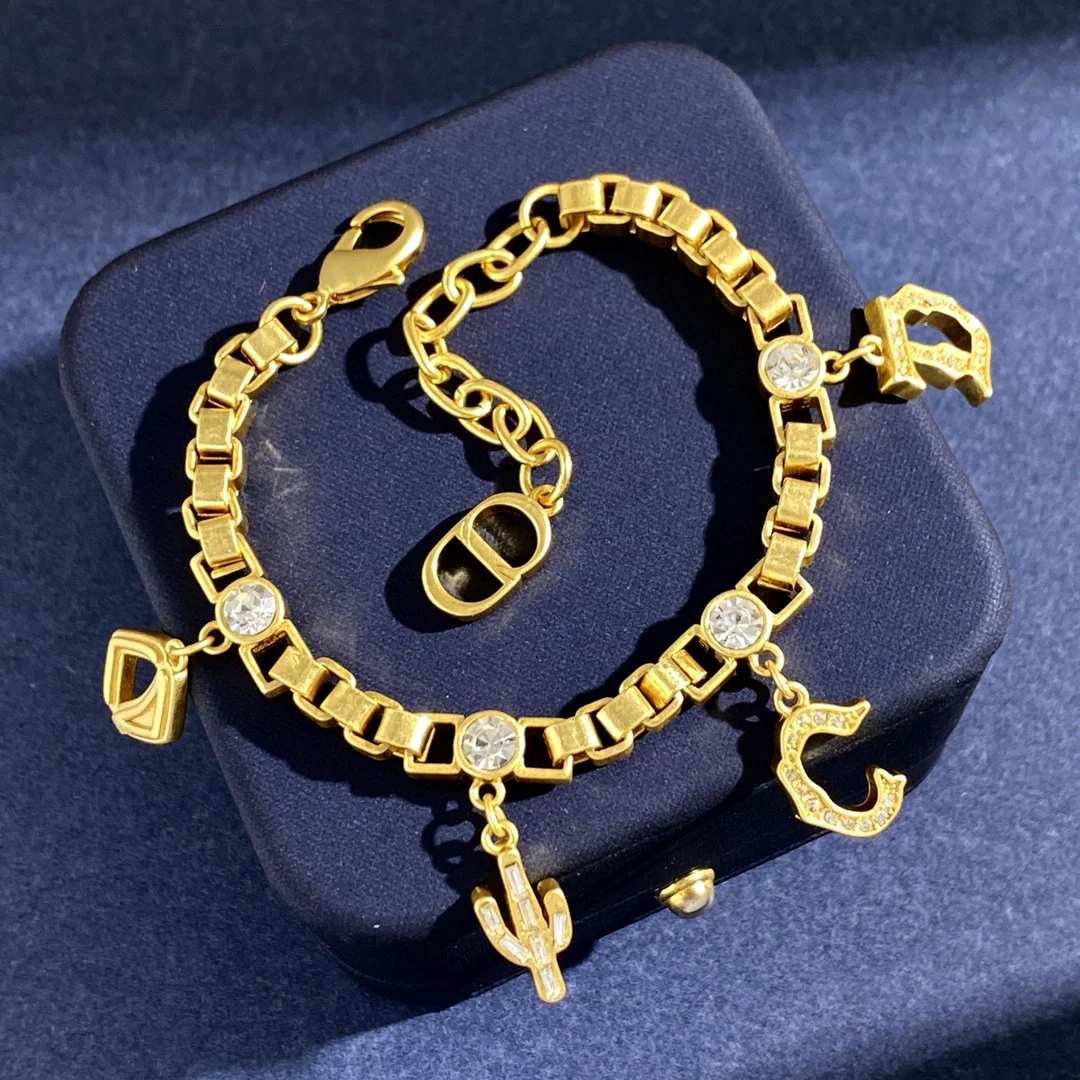 CDT033 Designer Jewelry set CD Necklace CD Bracelet Earrings For Women - ccjewelryacc