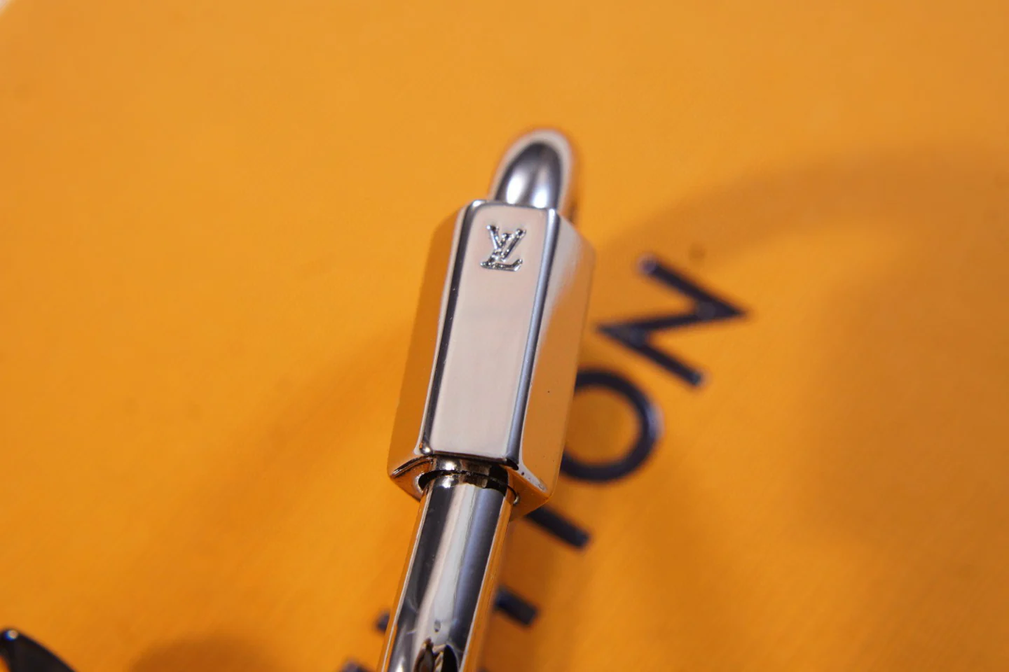 Luxury designer Keychain LVK058 - ccjewelryacc