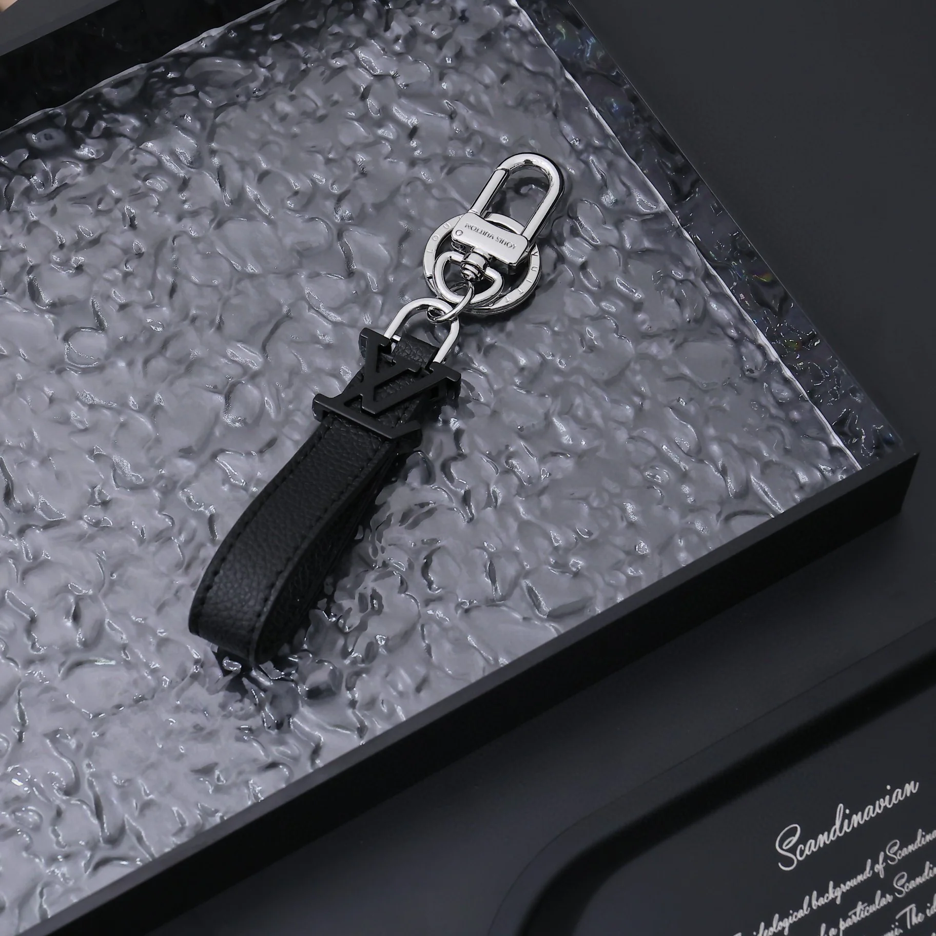 Luxury designer Keychain LVK055 - ccjewelryacc