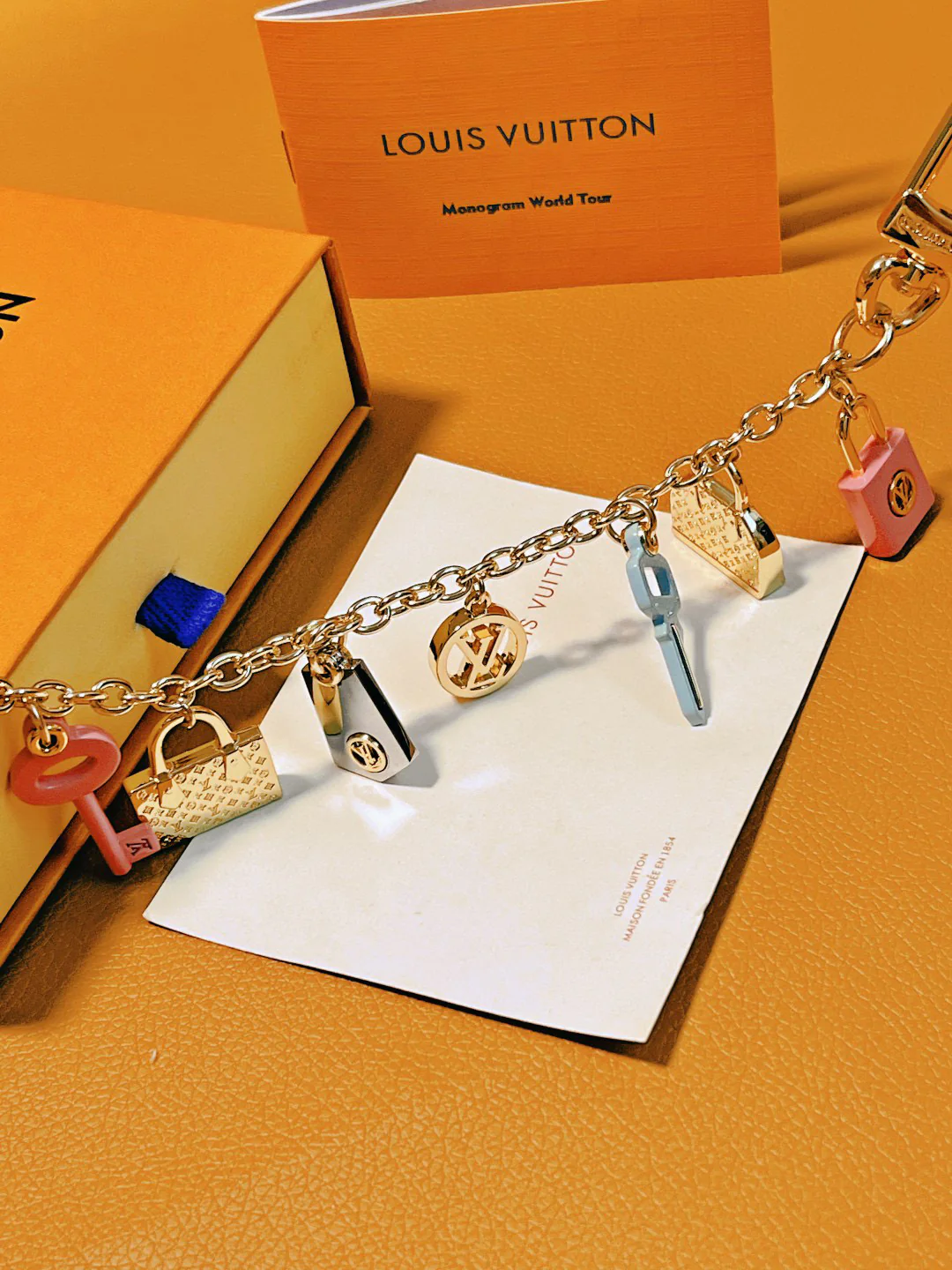 LVK104 Luxury designer Chromatic Keychain M01372 - ccjewelryacc