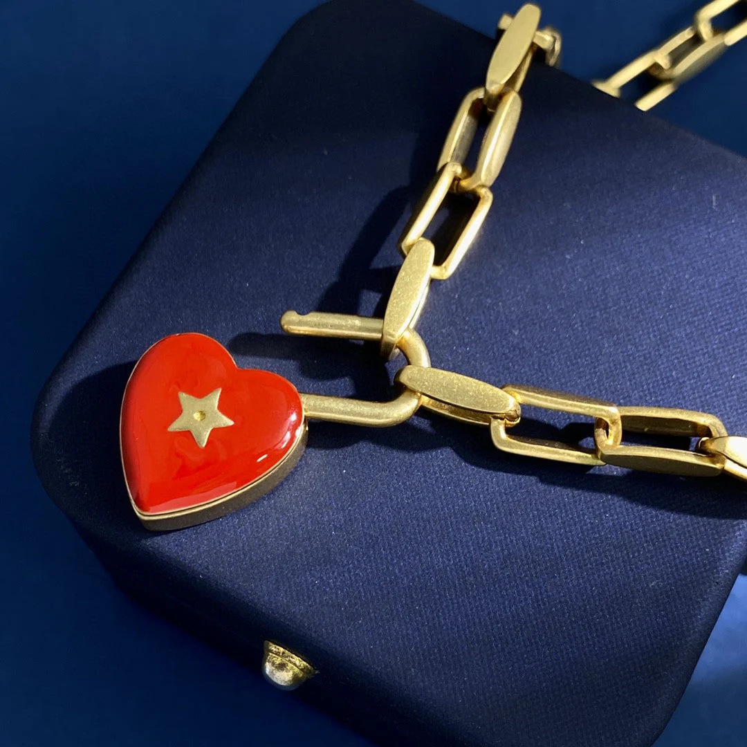 CDS097 High Quality Designer CD Red Heart Bracelet for Women - ccjewelryacc