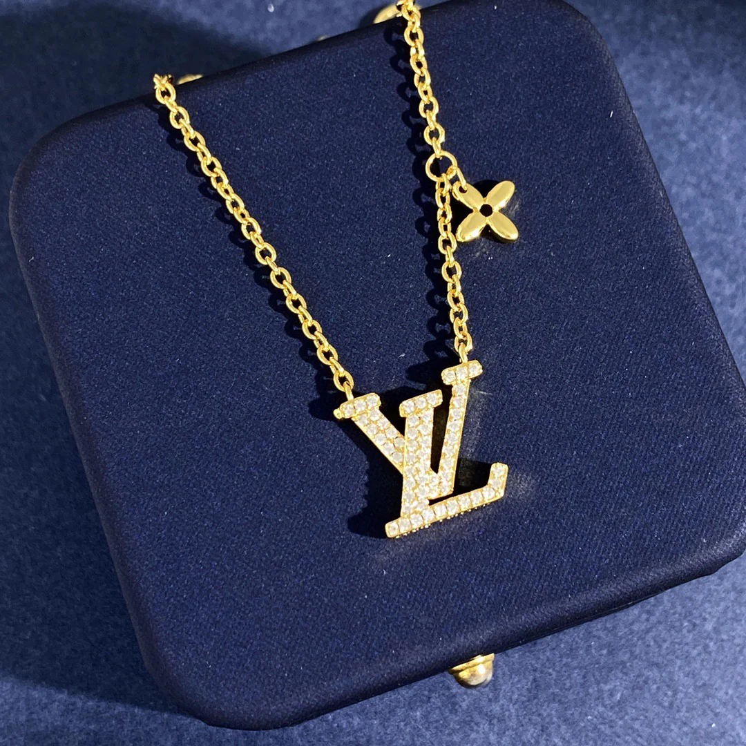 LVN033 Crystal VL iconic pendant necklace - ccjewelryacc