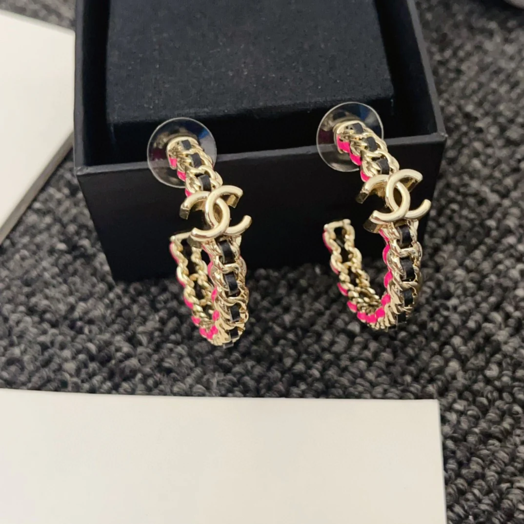CCE038 Metal black leather with Pink paint CC logo earring - ccjewelryacc