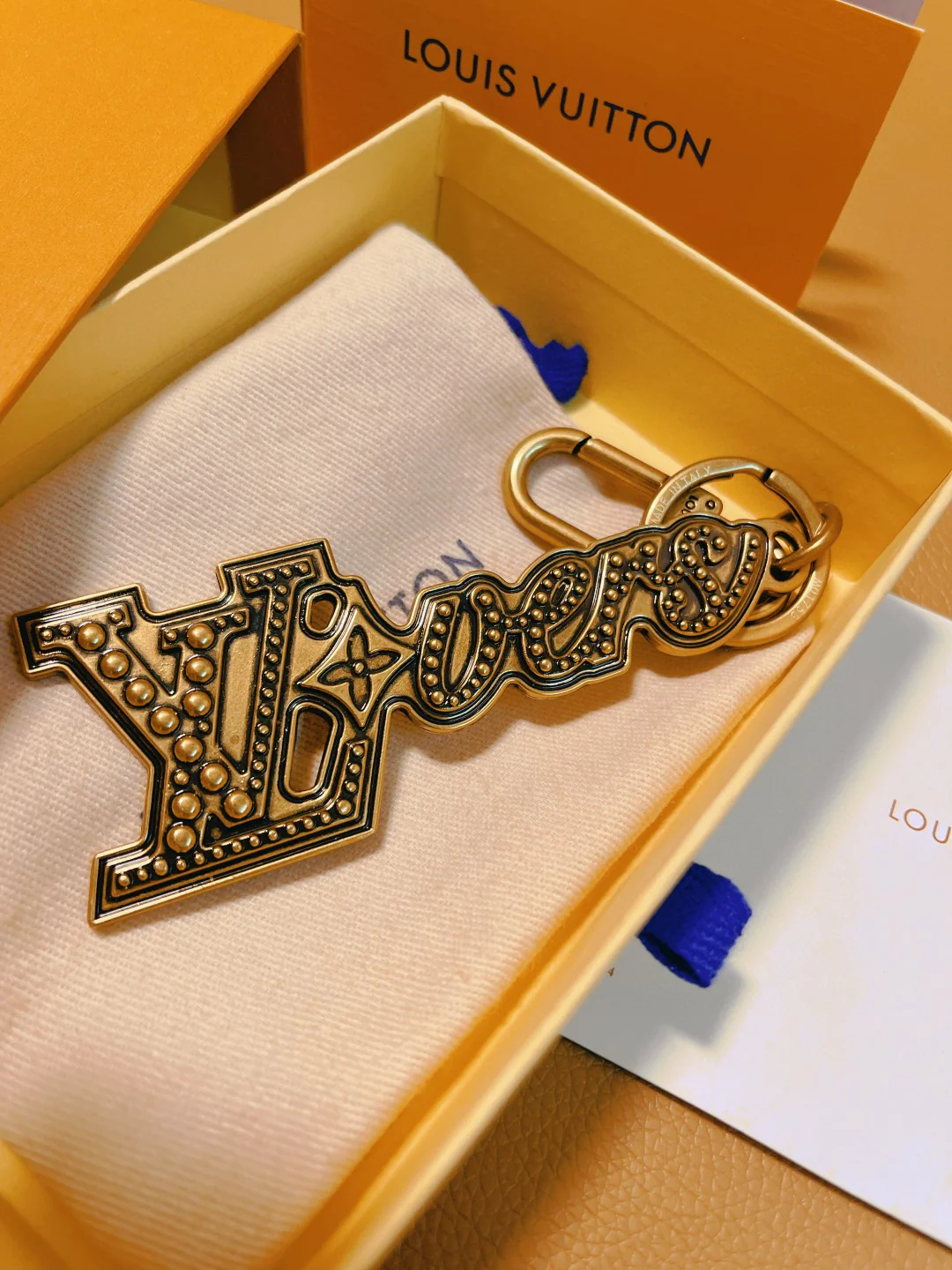 LVK099 Luxury designer Chromatic Keychain M01755 - ccjewelryacc