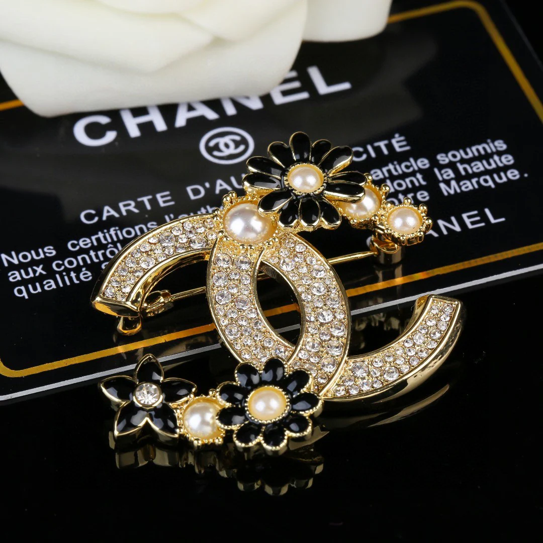 BCB116 Full crystal CC Logo brooch pin with flower - ccfashionjewelry