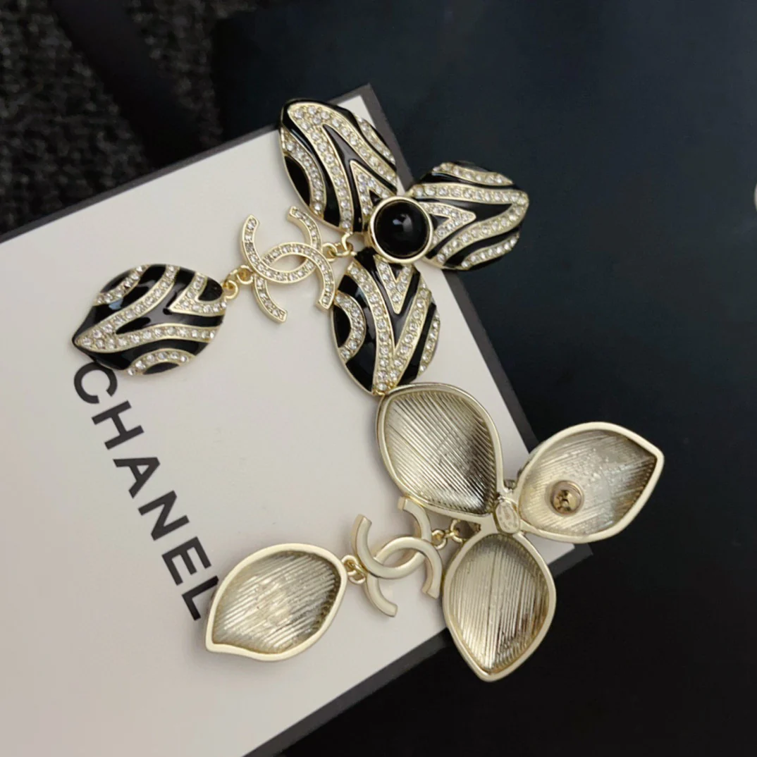 CCE031 Chanel enamel flower petal drop earring - ccjewelryacc