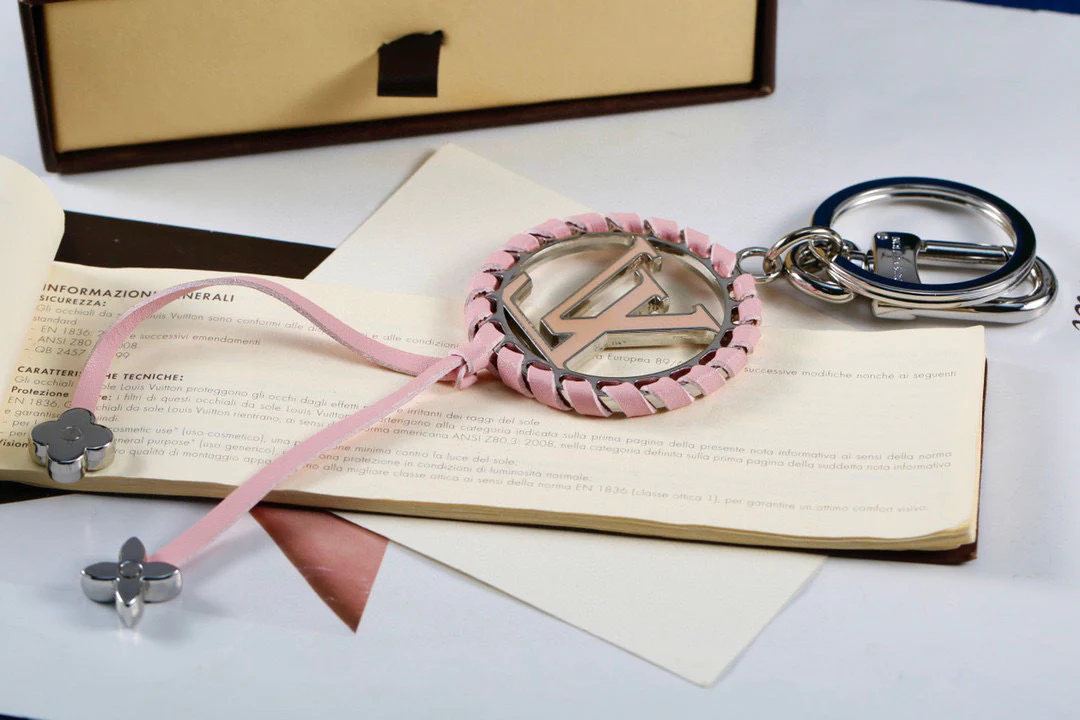Luxury designer Keychain LVK043 - ccjewelryacc