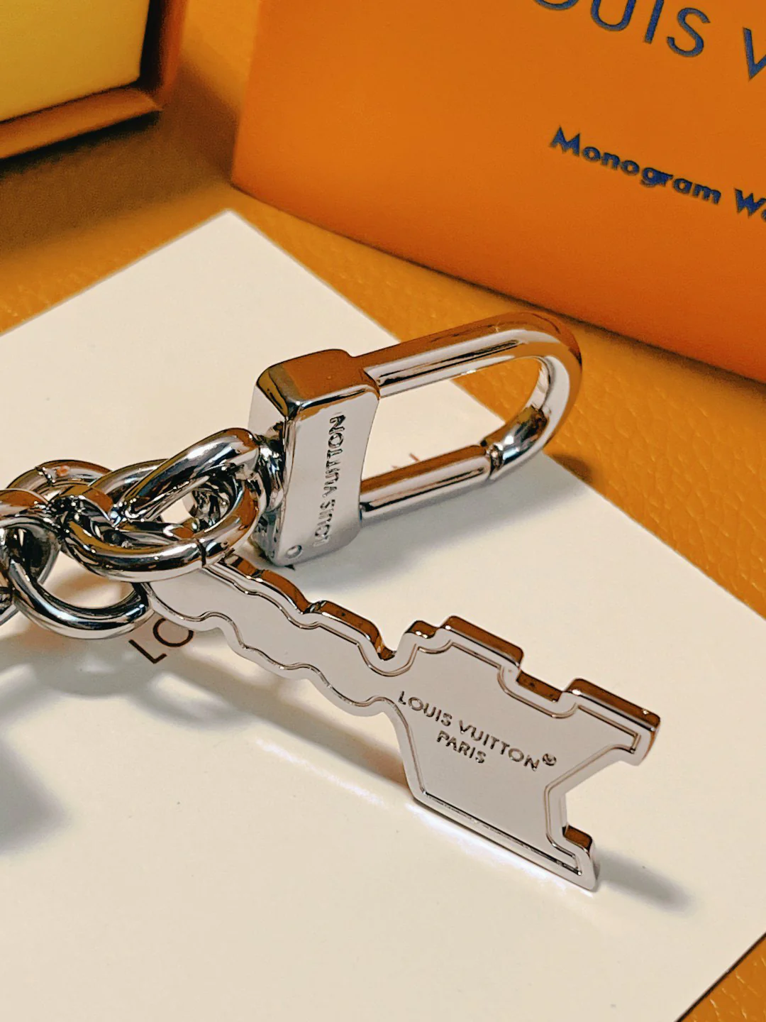 LVK105 Luxury designer Chromatic Keychain M01750 - ccjewelryacc