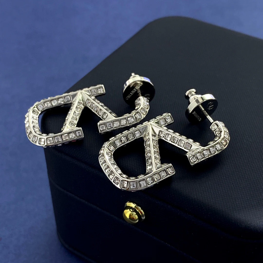 VTE046 vlogo signature metal and crystal earrings - ccjewelryacc