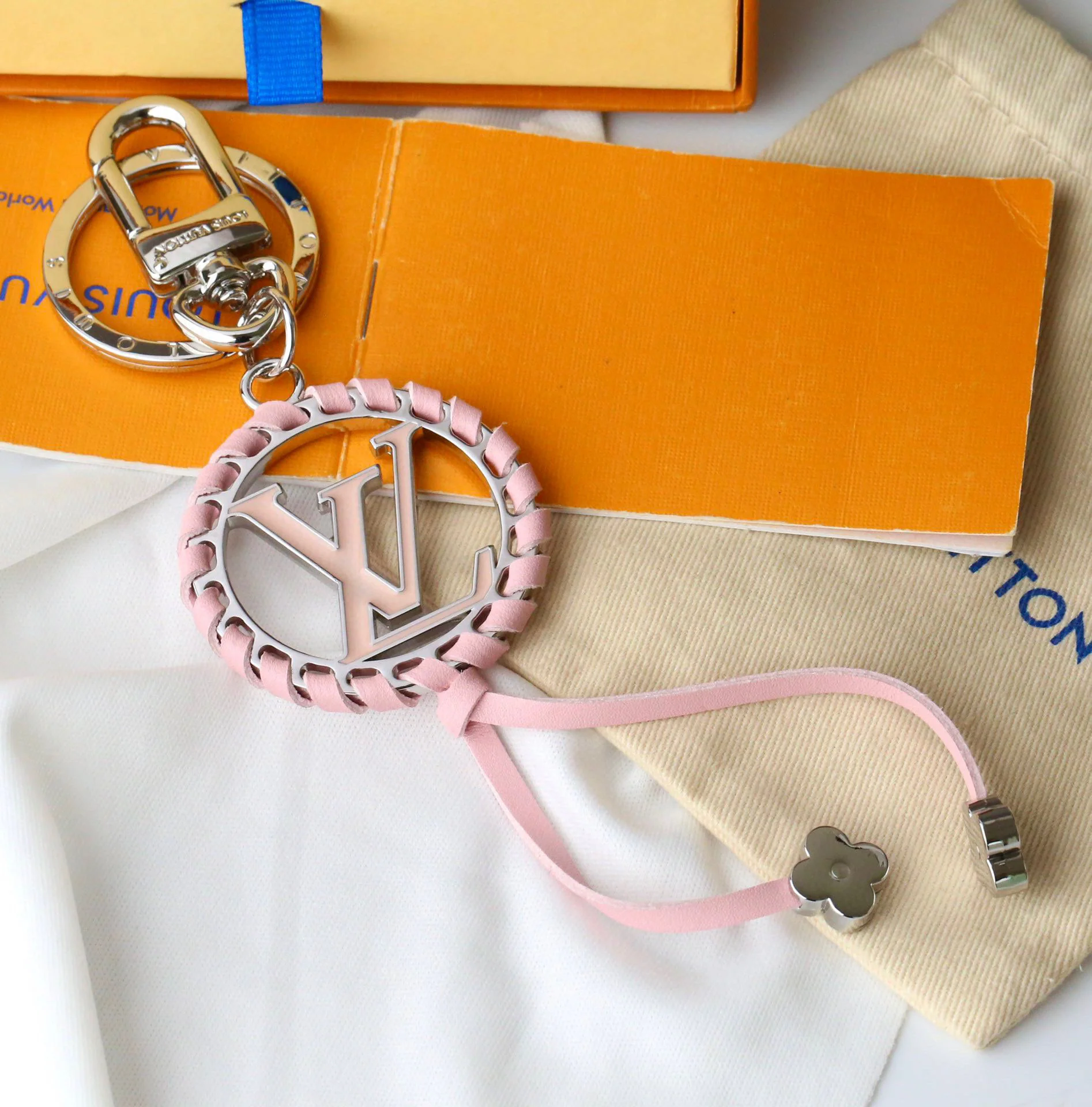 Luxury designer Keychain LVK043 - ccjewelryacc