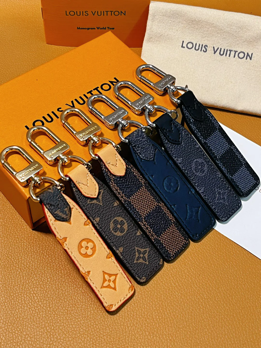 LVK102 Luxury designer Chromatic Keychain - ccjewelryacc