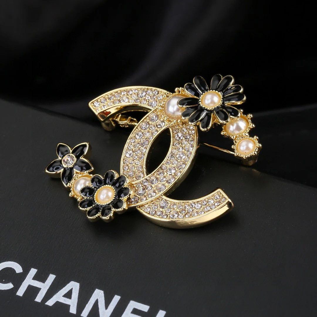 BCB116 Full crystal CC Logo brooch pin with flower - ccjewelryacc