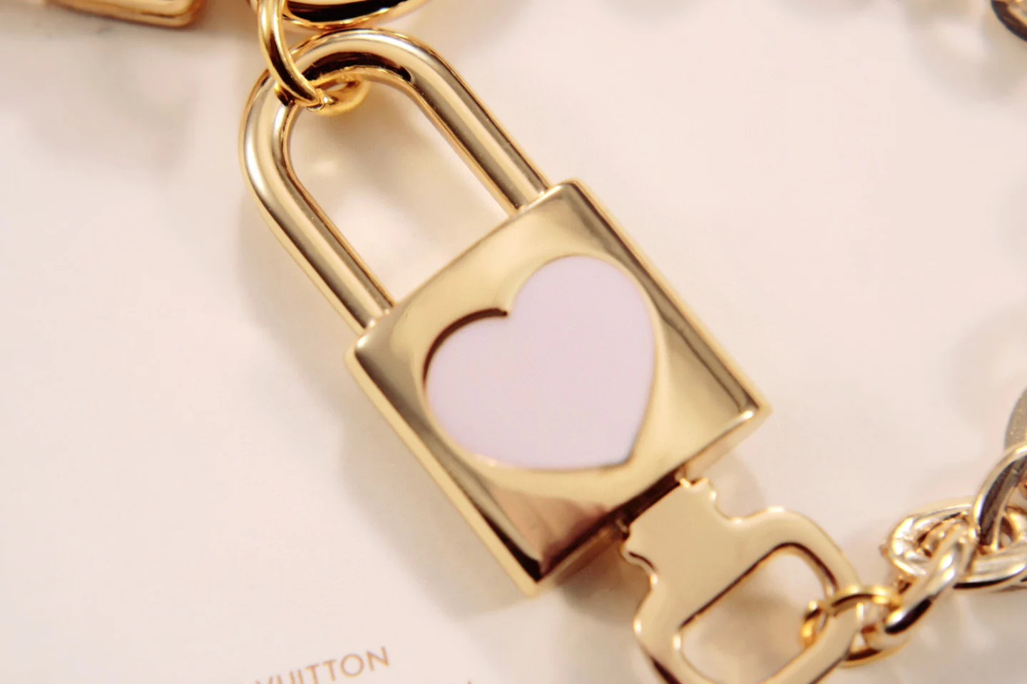 LVK075 Luxury designer Chromatic Keychain M01425 - ccjewelryacc