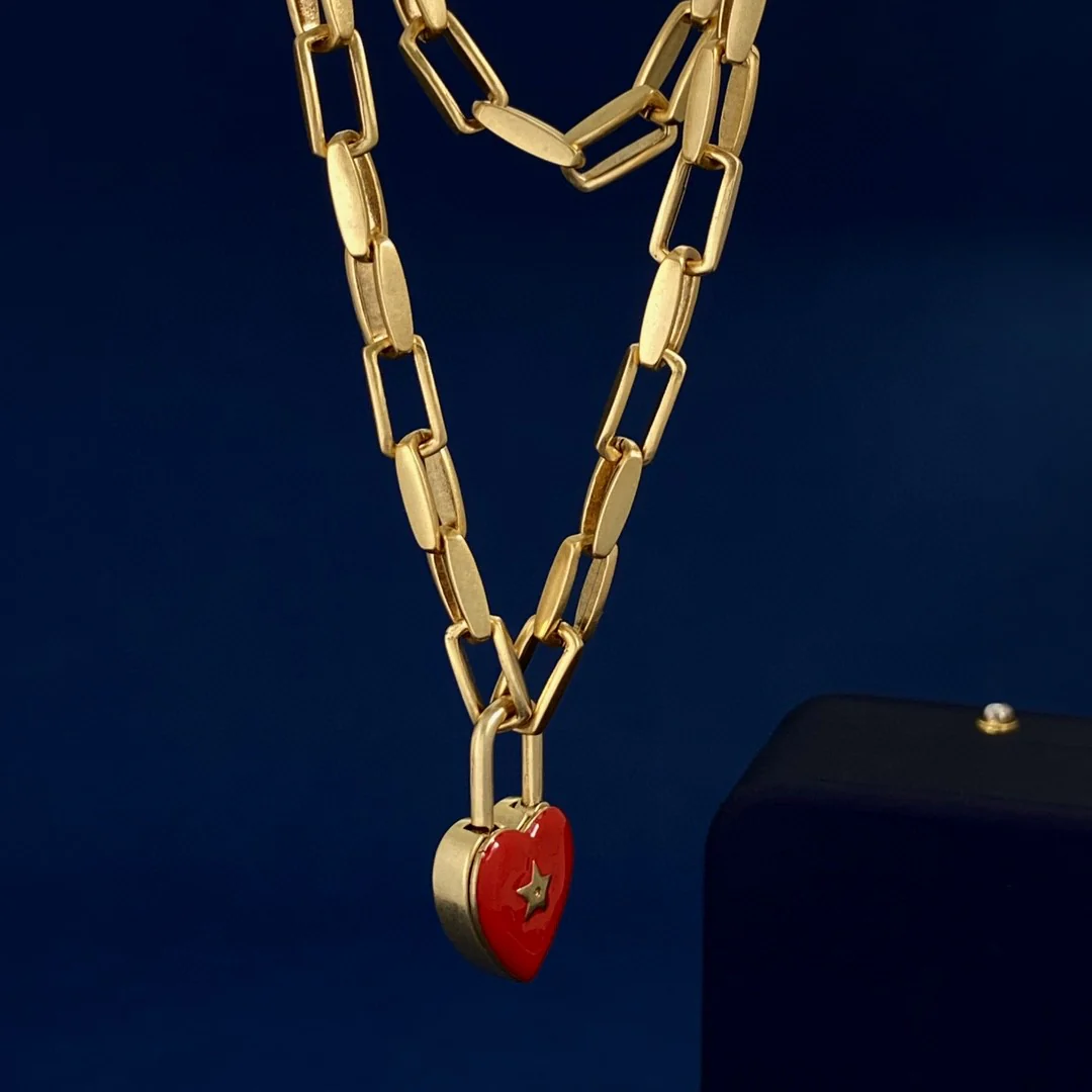 CDN311 High Quality Designer CD Red Heart Pendant Necklace for Women - ccjewelryacc