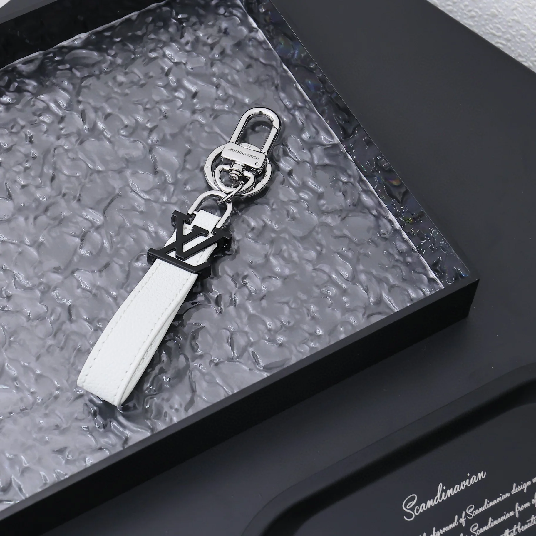 Luxury designer Keychain LVK053 - ccjewelryacc