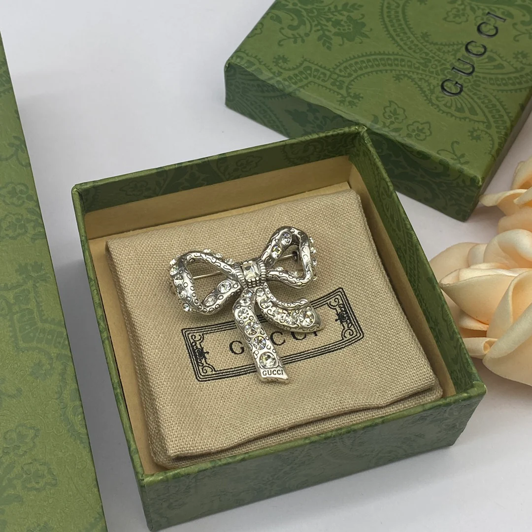 GGB036 GG Silver Bow Crystal Brooch - ccjewelryacc