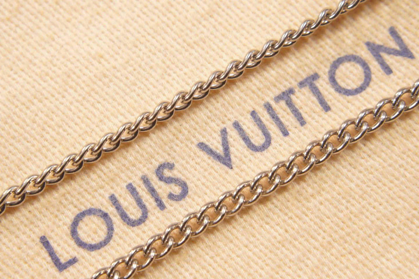 LVN056 LOUIS Flower Cut Necklace - ccjewelryacc